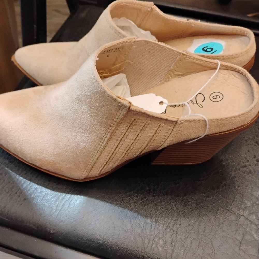 Beige Women's Slip-On Mules